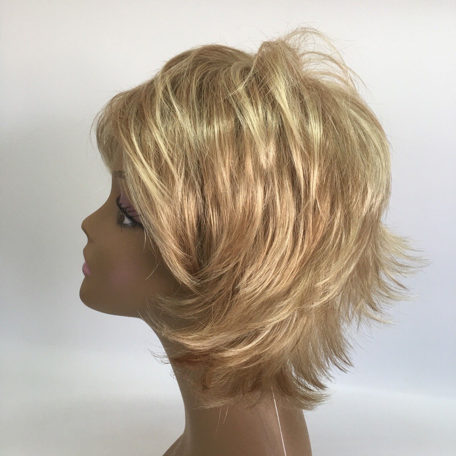 Trend Setter Average Wig By Raquel Welch Golden Wheat R14/88H