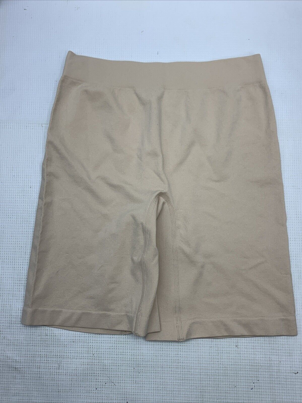 Vanity Fair Women's DAMASK NEUTRAL Seamless Smoothing Slip Short 12750E Size L