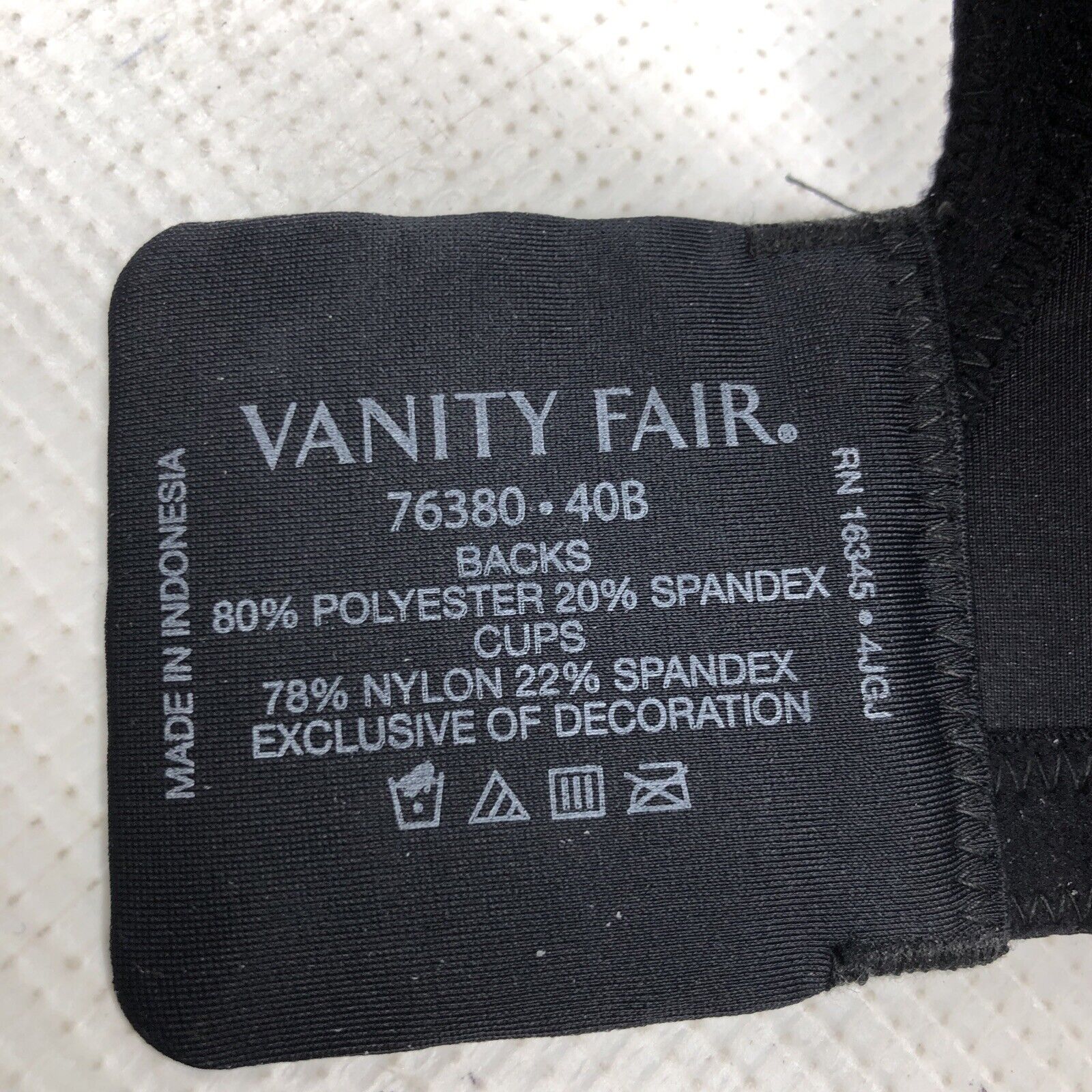 Vanity Fair Beautiful Benefits Contour Back Smoother Bra 76380 Size 40B Black