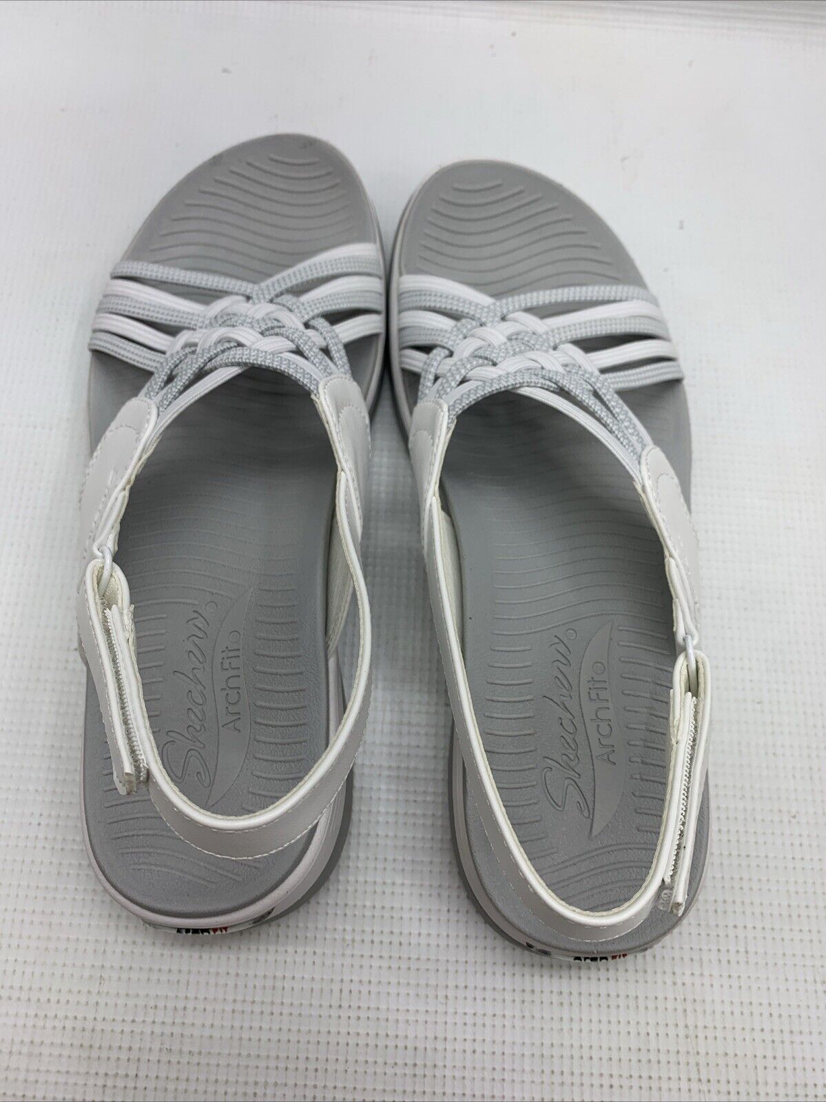 Skechers Womens Archfit Reggae Sport hometown White/Gray size 9 Open Toe Slip-on