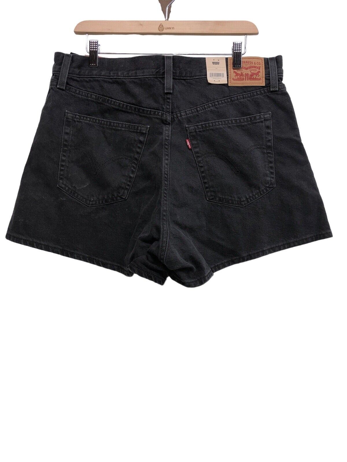 Levi's High Waisted Mom Shorts Black Size 33 Relaxed Fit Belt Loop with Pockets