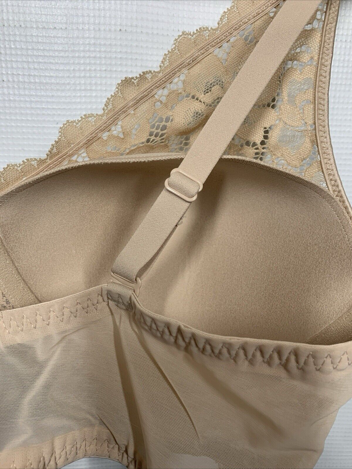 Maidenform Pure Comfort Lightly Lined Convertible Lace Bralette Beige Size 38C