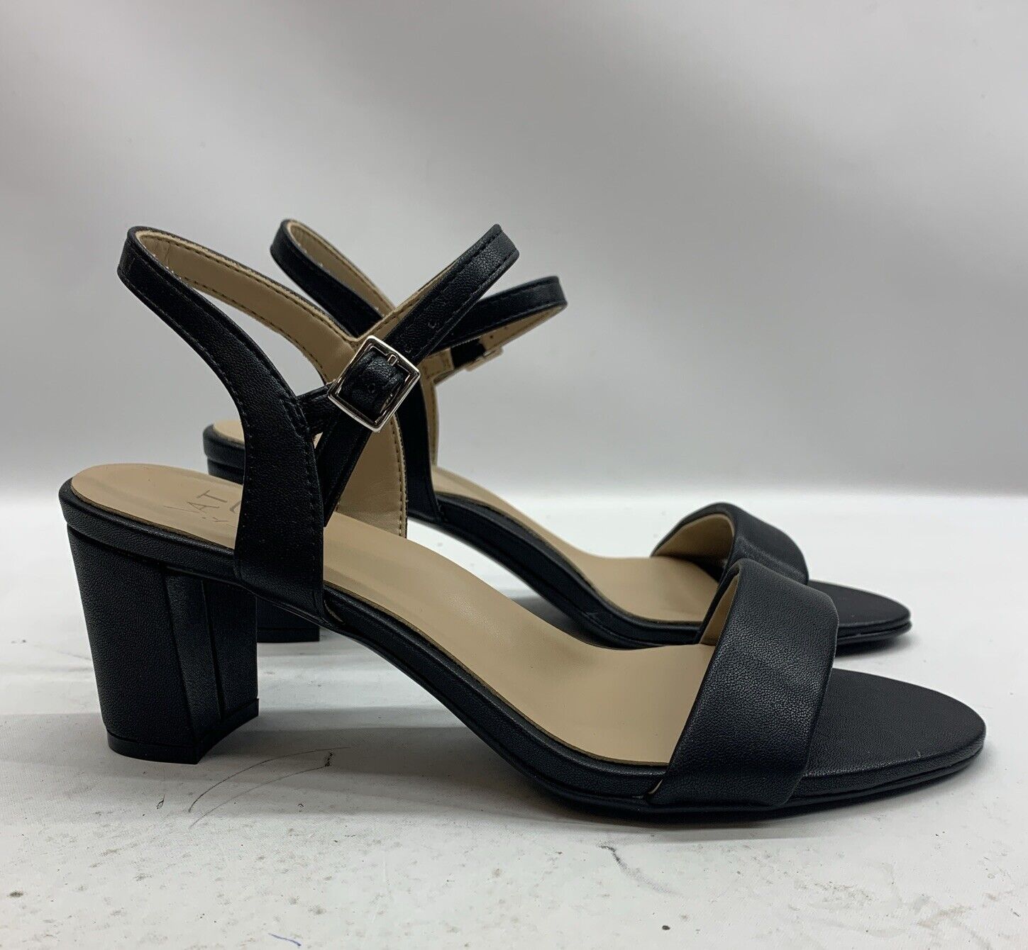 Naturalizer Womens Bristol Black Heel Sandals Shoes 7.5 Medium Open Toe Buckle