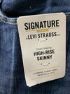 SIGNATURE BY LEVI STRAUSS Gold Totally Shaping High Rise Skinny Pant Size 28x32