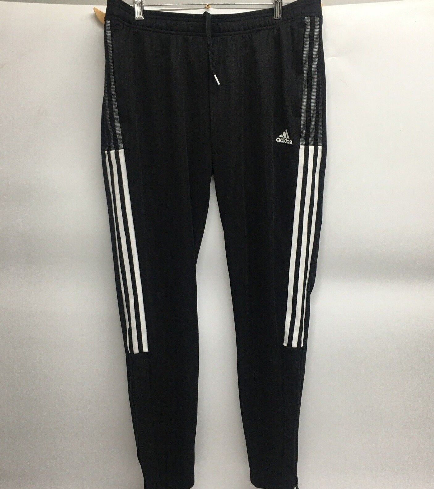 Snadno se to stane 945 Asimilace adidas trousers half Jen to